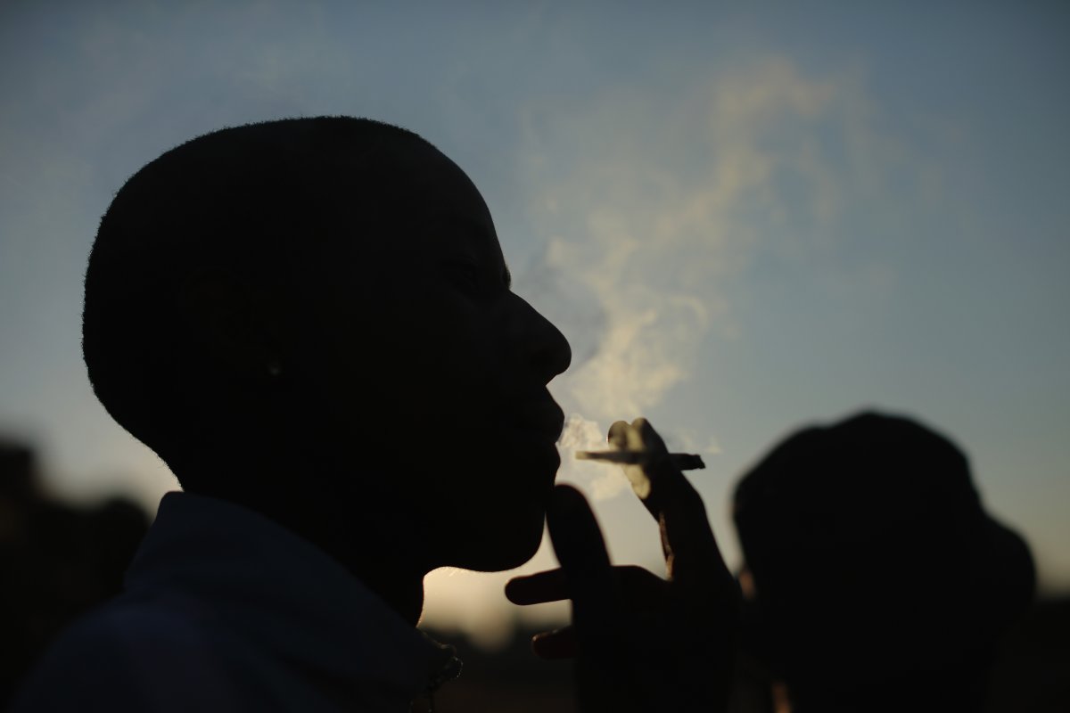 It may help reverse the carcinogenic effects of tobacco and improve lung health.